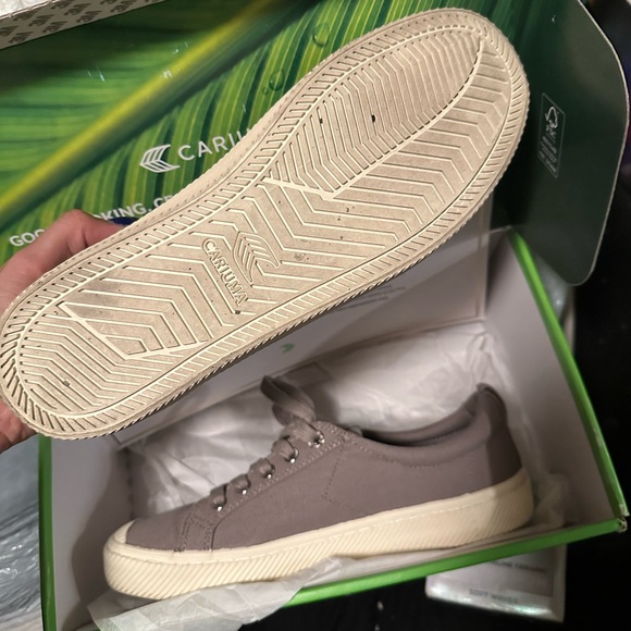 Cariuma Canvas Sneakers (9) - Picture 2 of 5